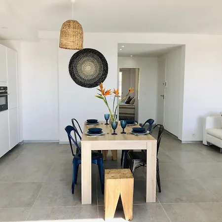 Διαμέρισμα T3 Front De Dernier Etage Vue Petit Havre De Paix Pour Vos Emplacement Unique Vue Panoramique A 180 Degres Pour Ce T3 En Face De La Front De Vue Sur Les Iles 5 Et Dernier Etage Avec Ascenseur Le Lavandou