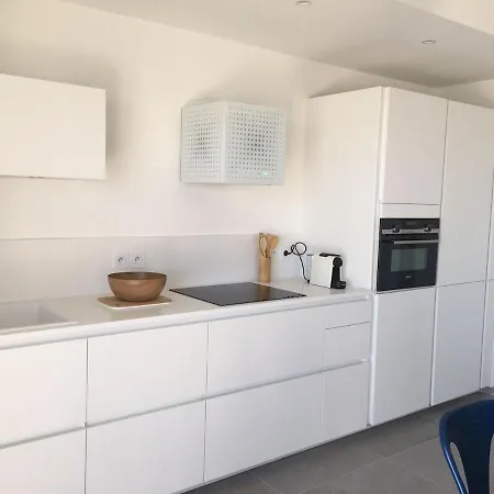 T3 Front De Dernier Etage Vue Petit Havre De Paix Pour Vos Emplacement Unique Vue Panoramique A 180 Degres Pour Ce T3 En Face De La Front De Vue Sur Les Iles 5 Et Dernier Etage Avec Ascenseur Le Lavandou