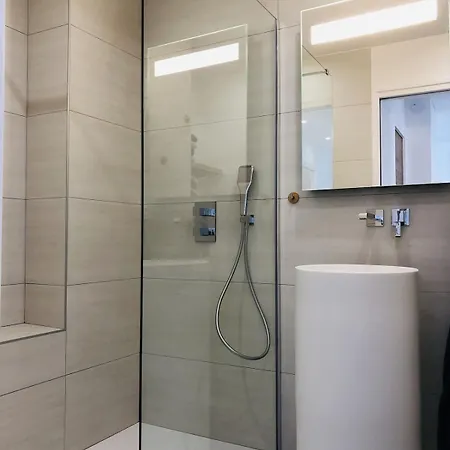 Διαμέρισμα T3 Front De Dernier Etage Vue Petit Havre De Paix Pour Vos Emplacement Unique Vue Panoramique A 180 Degres Pour Ce T3 En Face De La Front De Vue Sur Les Iles 5 Et Dernier Etage Avec Ascenseur Le Lavandou