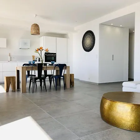 Διαμέρισμα T3 Front De Dernier Etage Vue Petit Havre De Paix Pour Vos Emplacement Unique Vue Panoramique A 180 Degres Pour Ce T3 En Face De La Front De Vue Sur Les Iles 5 Et Dernier Etage Avec Ascenseur Le Lavandou